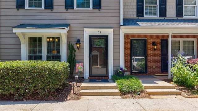 104 Courtyard Terrace, Roswell, GA 30075