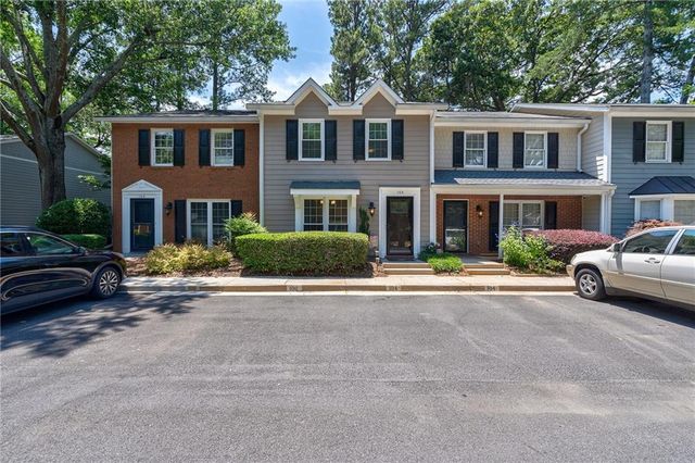 104 Courtyard Terrace, Roswell, GA 30075