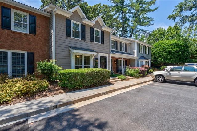 104 Courtyard Terrace, Roswell, GA 30075
