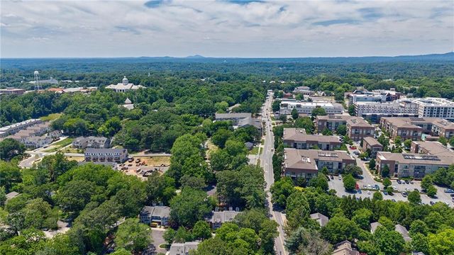 104 Courtyard Terrace, Roswell, GA 30075