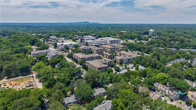 104 Courtyard Terrace, Roswell, GA 30075