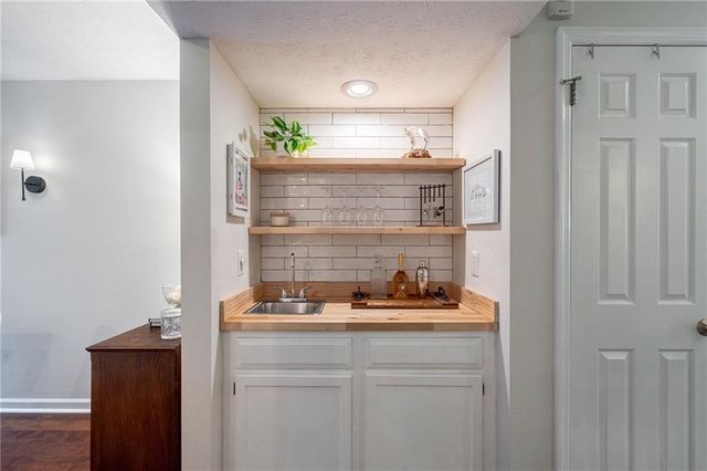 104 Courtyard Terrace, Roswell, GA 30075
