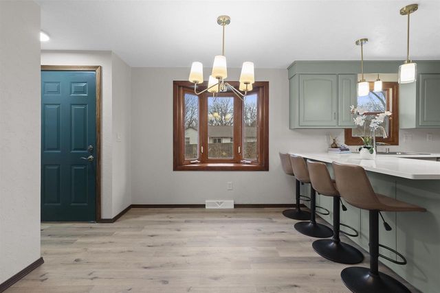 2540 SUN TERRACE, Green Bay, WI 54311