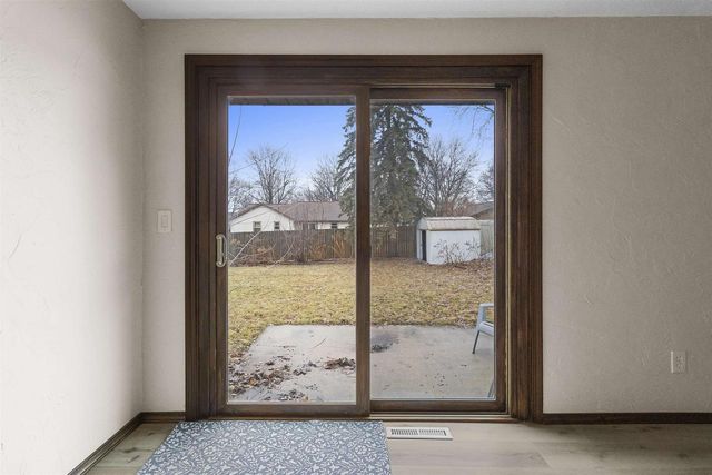 2540 SUN TERRACE, Green Bay, WI 54311