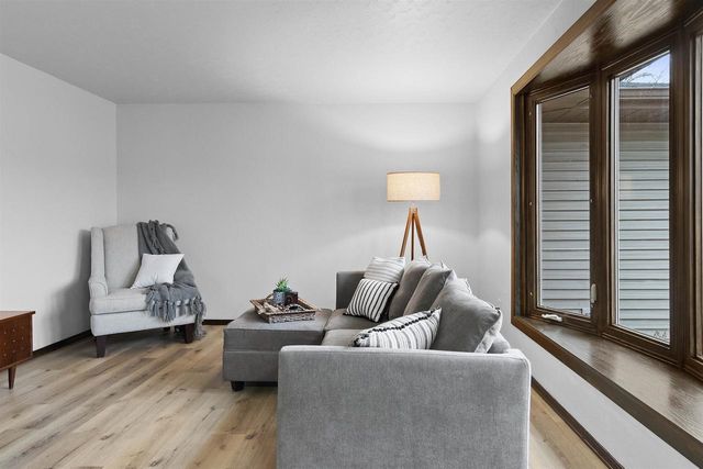 2540 SUN TERRACE, Green Bay, WI 54311