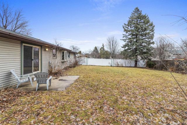 2540 SUN TERRACE, Green Bay, WI 54311