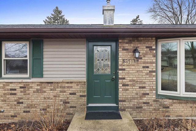 2540 SUN TERRACE, Green Bay, WI 54311