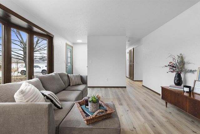 2540 SUN TERRACE, Green Bay, WI 54311