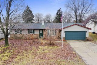 2540 SUN TERRACE, Green Bay, WI 54311