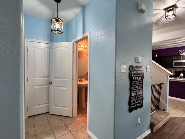 324 Fairgrounds Lane, Ponder, TX 76259