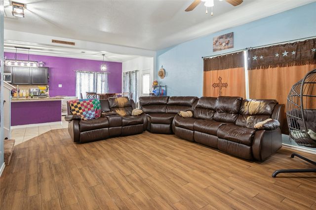 324 Fairgrounds Lane, Ponder, TX 76259