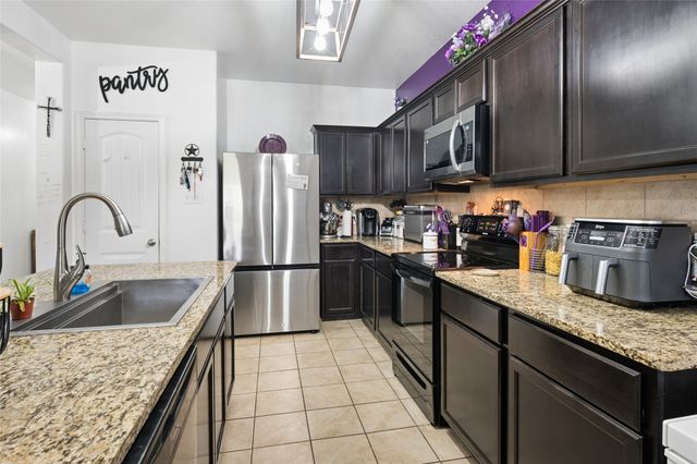 324 Fairgrounds Lane, Ponder, TX 76259