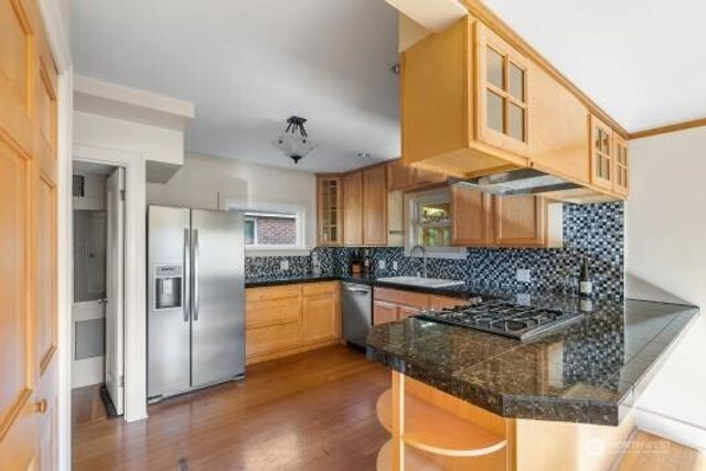 1600 27th Avenue, Seattle, WA 98122