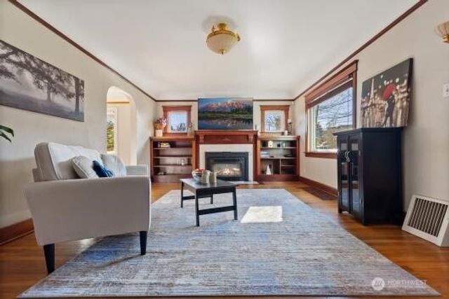 1600 27th Avenue, Seattle, WA 98122