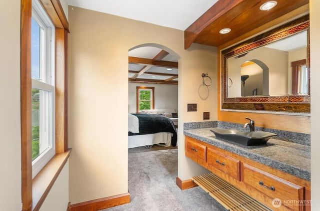 1600 27th Avenue, Seattle, WA 98122