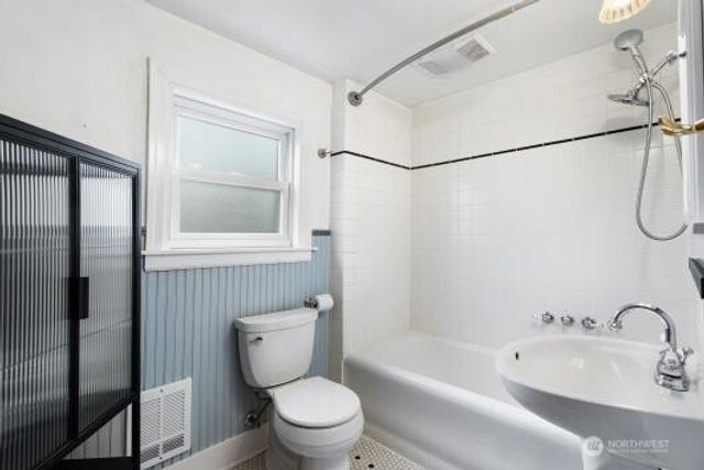 1600 27th Avenue, Seattle, WA 98122