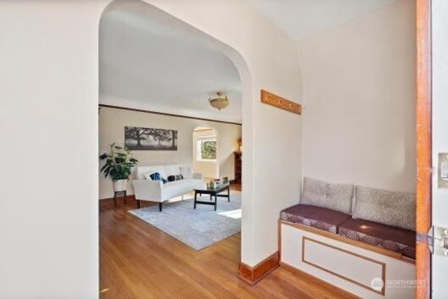 1600 27th Avenue, Seattle, WA 98122