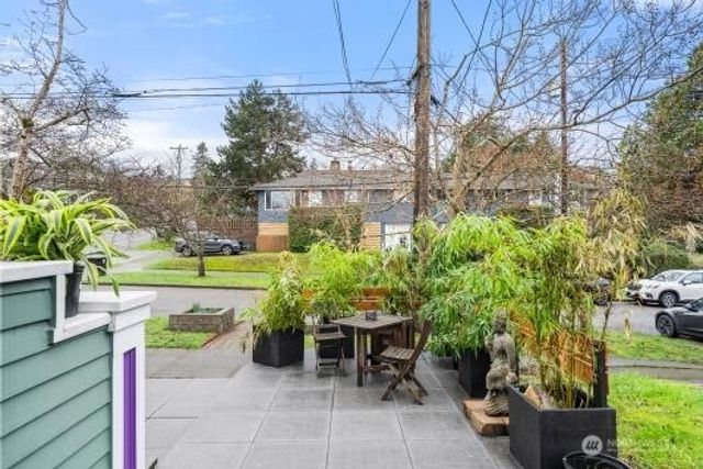1600 27th Avenue, Seattle, WA 98122