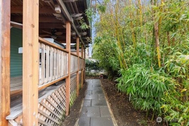 1600 27th Avenue, Seattle, WA 98122