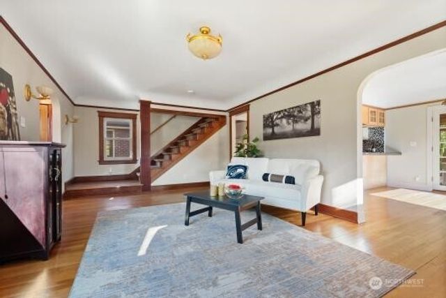 1600 27th Avenue, Seattle, WA 98122