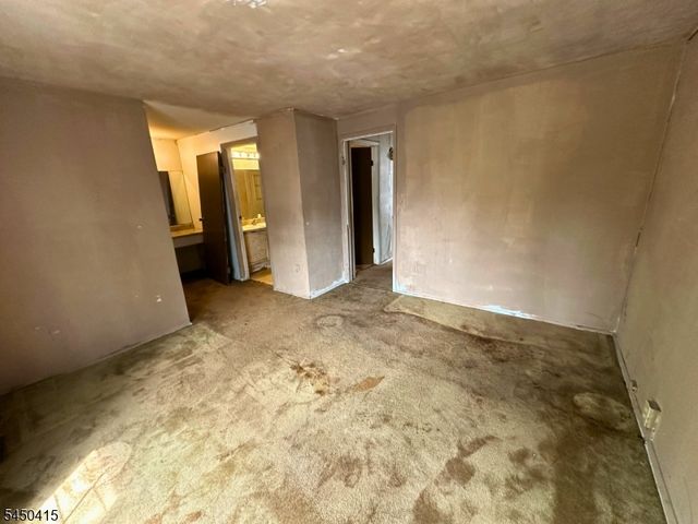 110 Pearl St, Paterson City, NJ 07501