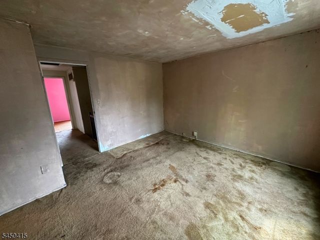 110 Pearl St, Paterson City, NJ 07501