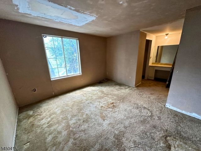 110 Pearl St, Paterson City, NJ 07501