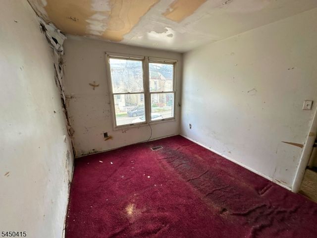 110 Pearl St, Paterson City, NJ 07501