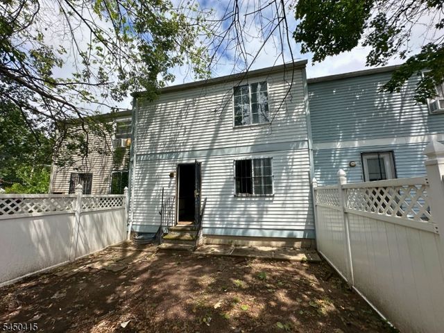 110 Pearl St, Paterson City, NJ 07501