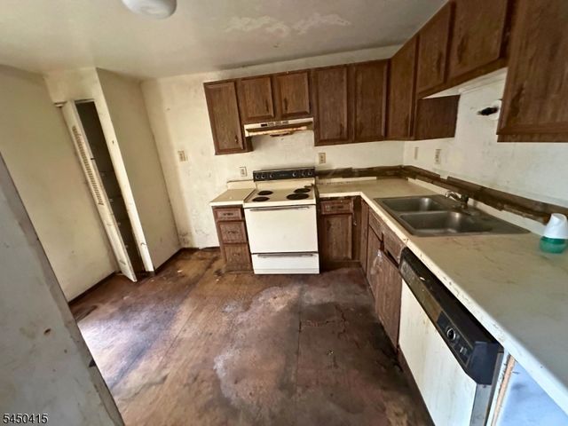 110 Pearl St, Paterson City, NJ 07501