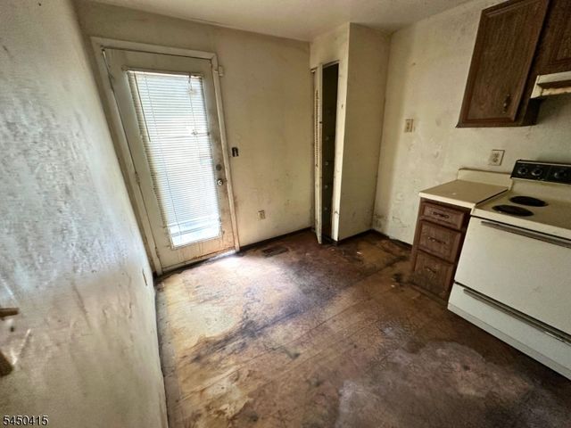 110 Pearl St, Paterson City, NJ 07501