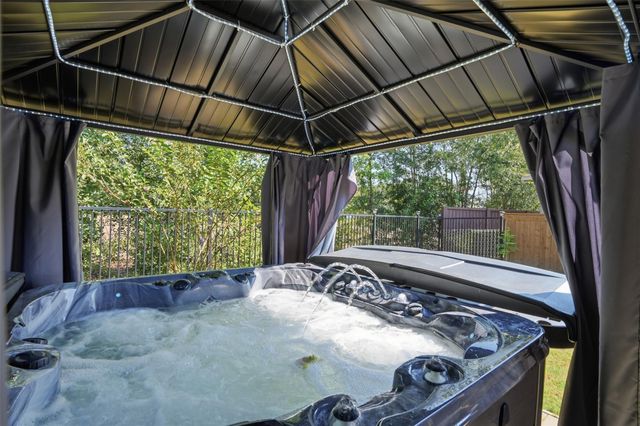 29025 Red Loop Drive, New Caney, TX 77357