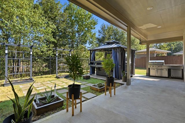 29025 Red Loop Drive, New Caney, TX 77357