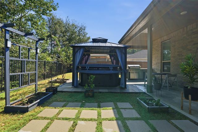 29025 Red Loop Drive, New Caney, TX 77357