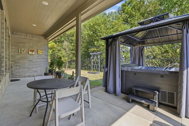 29025 Red Loop Drive, New Caney, TX 77357