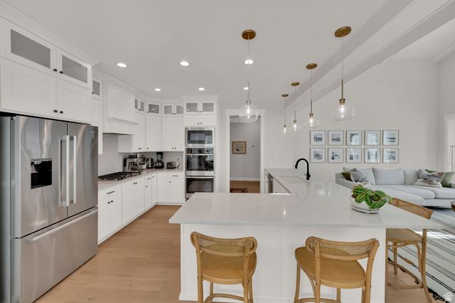 6889 W LAKE AVE, South Jordan, UT 84009