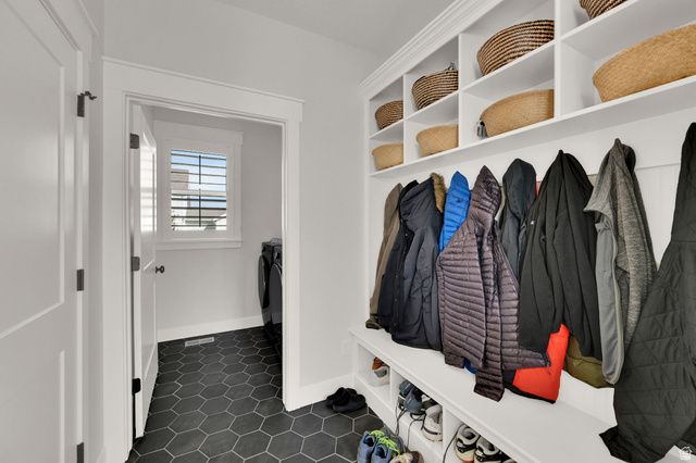 6889 W LAKE AVE, South Jordan, UT 84009