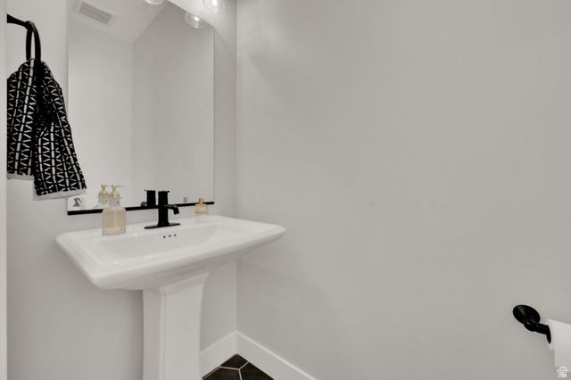 6889 W LAKE AVE, South Jordan, UT 84009