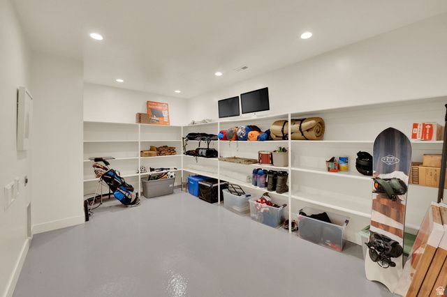 6889 W LAKE AVE, South Jordan, UT 84009