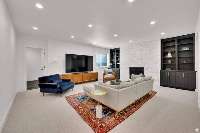 6889 W LAKE AVE, South Jordan, UT 84009