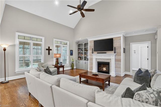 1880 Woodstock Road, Clemmons, NC 27012