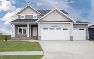 8907 Cottonwood Boulevard, Horace, ND 58047