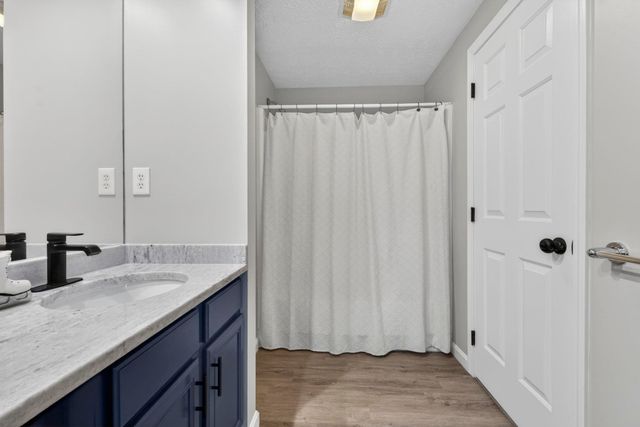 3 Summer Snow Lane, Bedford, NH 03110