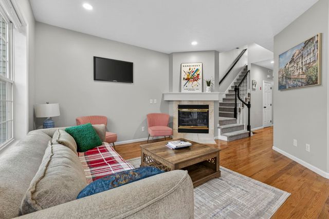 3 Summer Snow Lane, Bedford, NH 03110