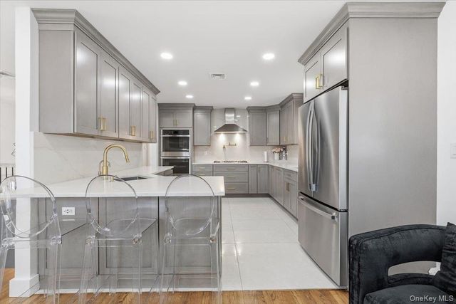 219 Pearsall Place, Woodmere, NY 11598