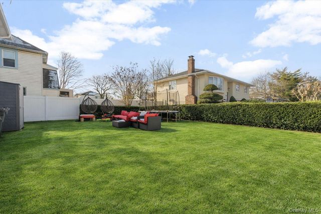 219 Pearsall Place, Woodmere, NY 11598