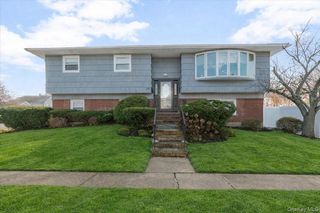 219 Pearsall Place, Woodmere, NY 11598