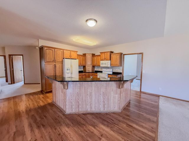 2953 9th Avenue SE, Willmar, MN 56201