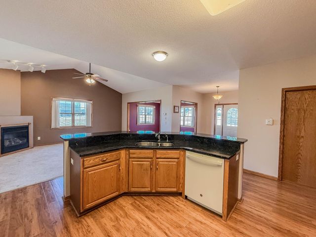 2953 9th Avenue SE, Willmar, MN 56201