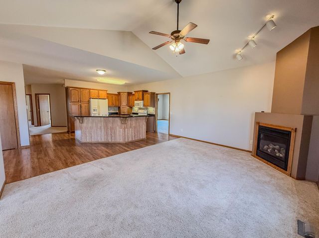 2953 9th Avenue SE, Willmar, MN 56201
